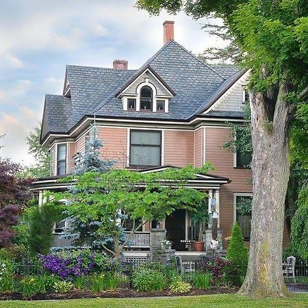 La Belle Auberge Уэлсборо Экстерьер фото